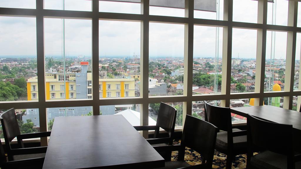 Cavinton Hotel Malioboro Yogyakarta By Tritama Hospitality Exterior foto